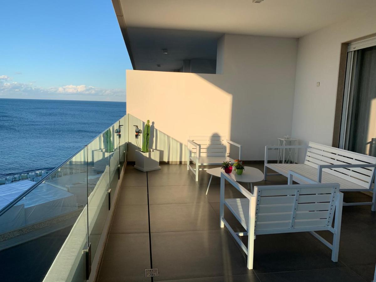 Apartment Fly On The Sea *